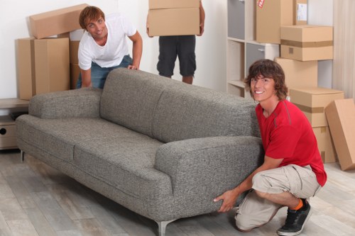 Benefits of hiring a removal truck for secure moves