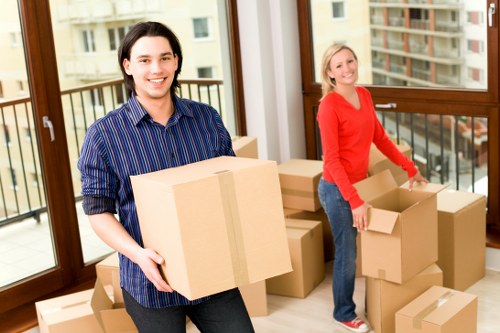 Expert moving tips displayed during a Swiss Cottage relocation