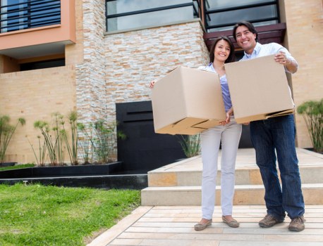 Key factors like pricing and insurance for removal trucks